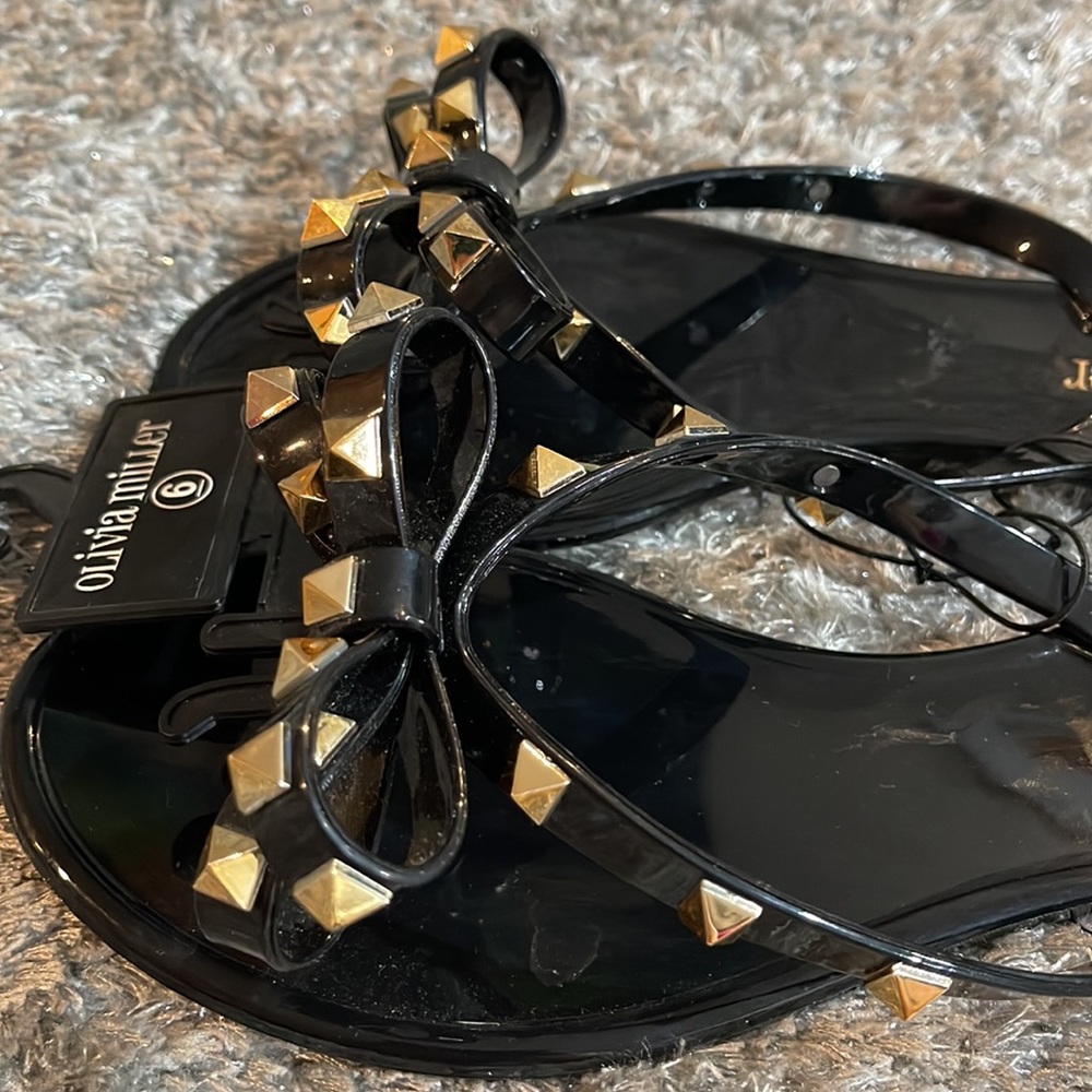 NWOT- Olivia Miller Women's Stud Black Sandals - Picture 5 of 7